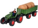 Sterowany Traktor na pilota z przyczepą + bale siana traktorzysta RC0717