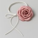 Naszyjnik choker XL ozdobny kwiat na szyję róża na rzemyku elegancka pudrowa N761R